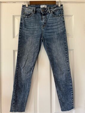 Carly Jean Los Angeles High Waisted Skinny Jeans in Medium  Blue stone Wash- 7